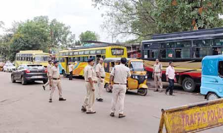 आड़े तिरछे नंबर वाले वाहनों पर पुलिस ने कसा शिकंजा