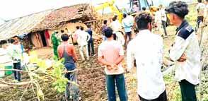 खिवनी अभयारण्य में अतिक्रमण हटाने का विरोध आंदोलन से एक दिन पहले गिरते पानी में पहुंचे
