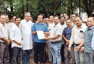 सिर्फ शिक्षकों के लिए ई- अटेंडेंस योजना स्वीकार नहीं