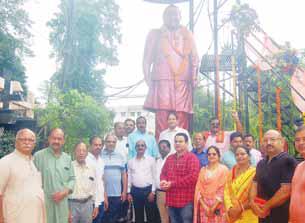 स्वर्गीय ईश्वरदास रोहणी की जन्म जयंती प्राइवेट मेडिकल एसोसिएशन ने पौधा रोपित कर मनाई