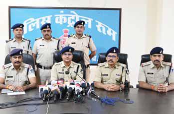 गैंग बनाकर करते थे लूट
