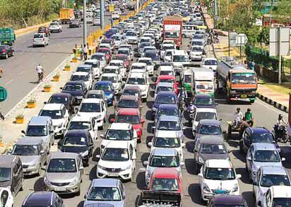वाहनों की खुदरा बिक्री 5 फीसदी बढ़ी, कार-बाइक से लेकर अन्य सेगमेंट की गाड़ियों में दिखी ग्रोथ मध्यप्रदेश में 1.11 लाख से अधिक वाहनों का रजिस्ट्रेशन हुआ जून में