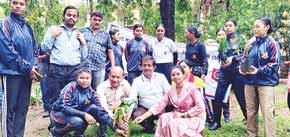 पौधारोपण कर पर्यावरण संरक्षण का दिया संदेश