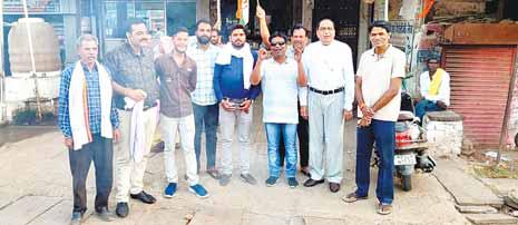 विवादित बयानों के विरोध में ब्लॉक कांग्रेस कमेटी जबेरा ने किया पुतला दहन