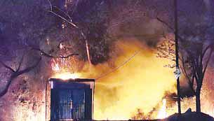 पन्ना नाके पर टायर पंचर की दुकान में लगी आग