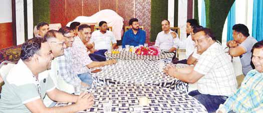 आयकर अधिकारी ने दी महत्वपूर्ण जानकारी