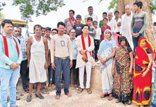 जलहरी में हरिजन मोहल्ला के लोगों को नही मिल रहा पीने को भी पानी