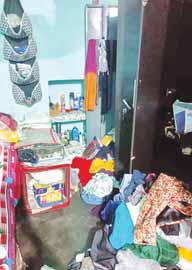 ताला तोड़कर लाखों के जेवर व नकदी किये पार