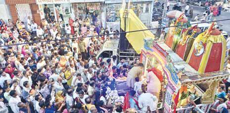भव्यता से निकाली भगवान जगन्नाथ स्वामी की रथ यात्रा