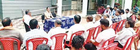 थाना परिसर में शांति समिति की बैठक संपन्न
