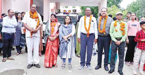 कलेक्टर नेहा मारव्या ने जिले के सेवानिवृत्त अधिकारियों को दी भावभीनी विदाई