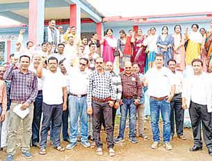ई-अटेंडेंस के विरोध में सिंगोड़ी संकुल शिक्षक परिवार संघ ने सीएम के नाम सौंपा ज्ञापन