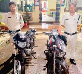 मोटर साइकिल चोरी करने वाले चार आरोपियों को पुलिस ने किया गिरफ्तार