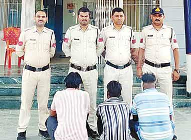 थाना धरमपुर क्षेत्र में एक डीसीएम ट्रक में 38 नग मवेशियों को क्रूरतापूर्वक भरकर परिवहन करने वाले आरोपियों के विरूद्ध की वैधानिक कार्यवाही