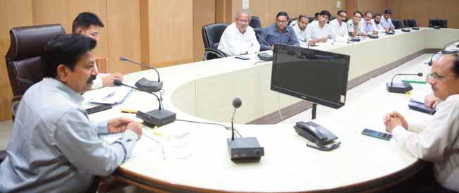 नल जल योजनाओं का कार्य समय सीमा में पूर्ण कराएं- कमिश्नर