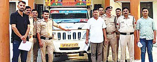 थाना कोतवाली, पन्ना पुलिस द्वारा बड़ी मात्रा में जप्त की गई अवैध शराब, पिकप वाहन एवं विभिन्न ब्रान्ड की कुल 856.44 लीटर अवैध शराब सहित कुल 14.36 लाख का मशरूका जप्त