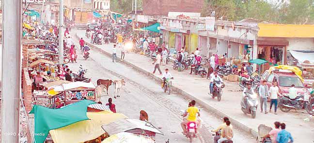 सलेहा-पन्ना रोड चौराहे से हरद्धाही मोड़ तक फुटकर व्यापारियों का कब्जा?