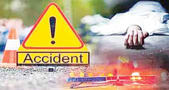 तेज रफ्तार कार ने स्कूटी सवार को मारी टक्कर, एक की मौत, एक घायल