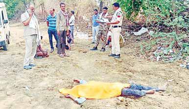 खेत में मिली युवक की लाश, फैली सनसनी