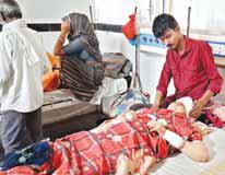 सौतेले बेटों ने किया महिला पर जानलेवा हमला