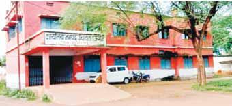 मऊगंज जनपद पंचायत में अधिकारियों की खींचातानी में पिस रही बेटी की पढ़ाई