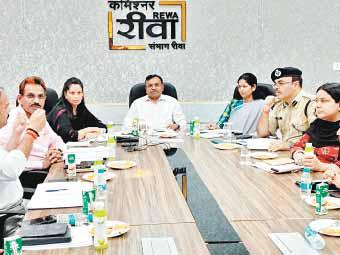 उत्तरप्रदेश एवं मध्यप्रदेश के अधिकारियों