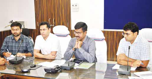 बाढ प्रभावित सड़कों के रपटों पर वार्निंग साइन बोर्ड और रस्सी लगायेंः कलेक्टर