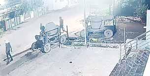 नागौद में एएनएम के घर के बाहर खड़ी कार में असामाजिक तत्वों ने लगाई आग