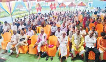 पंडित लाल बहादुर मिश्रा उच्च श्रेणी शिक्षक गुनौर को शिक्षक समुदाय द्वारा भव्य समारोह में दी गई सेवानिवृत्ति पर विदाई