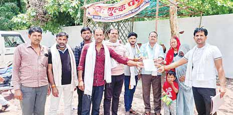 व्यापारी ने खरीदा किसानों से अनाज, अब हो गया फरार 30 लाख की बकाया रकम, किसान पहुंचे एसपी दफ्तर