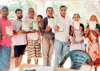 वरिष्ठजनों की उपस्थिति में मनाया जा रहा चावल उत्सव हितग्राहियों को मिला तीन माह का एकमुश्त चावल
