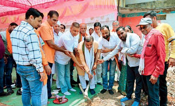 मंत्री टंकराम वर्मा ने किया सत्संग भवन निर्माण का भूमि पूजन