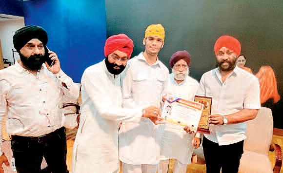 प्रदेश स्तरीय प्रतिभावान छात्रों में लोकराज सम्मानित