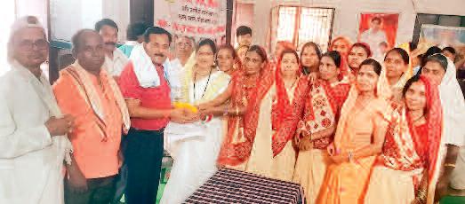 संत कबीर साहेब आध्यात्मिक गुरु और समाज सुधारक थे