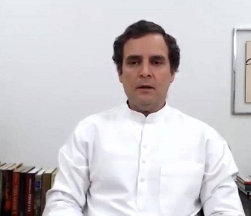 பல்கலைக்கழகத் தேர்வுகளை ரத்து செய்ய வேண்டும்