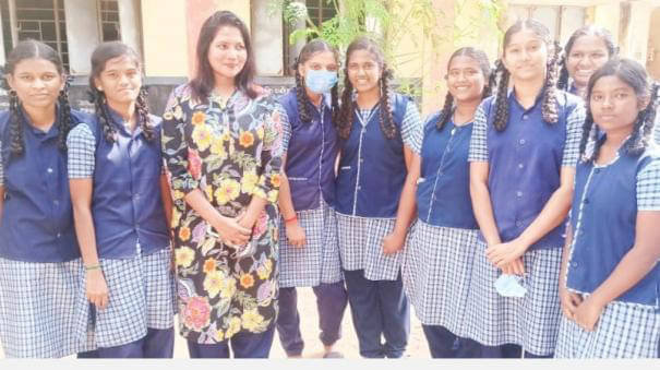 பெண் குழந்தைகளைப் பாதுகாப்பதற்காக மாவட்ட ஆட்சியரின் ஆலோசனையில் தயாரிக்கப்பட்ட முன்மாதிரி விழிப்புணர்வு காட்சிப்பதிவு