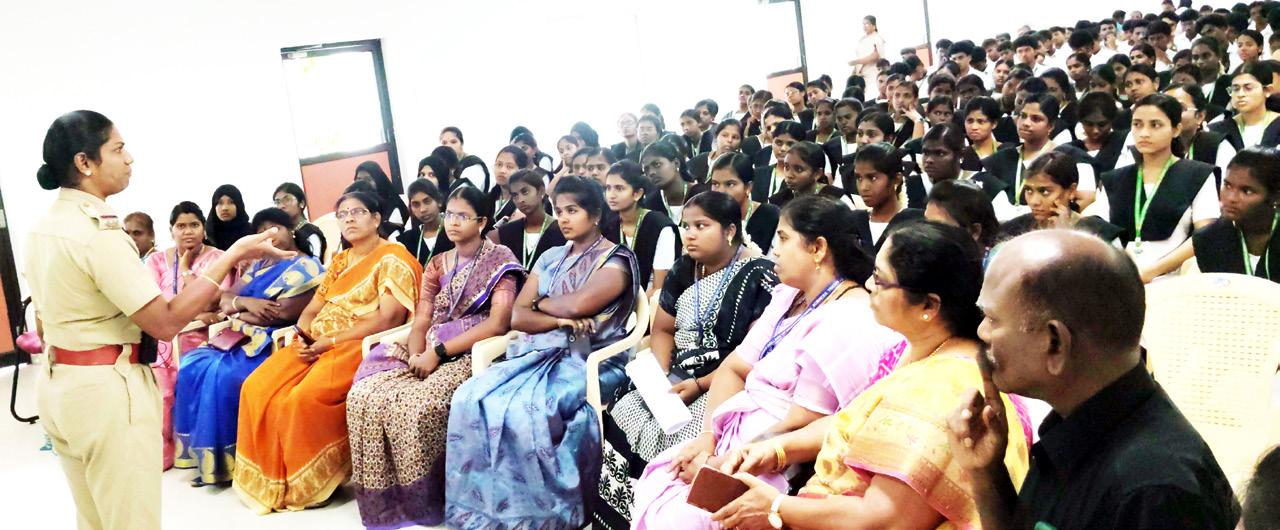 பெரியார் மருந்தியல் கல்லூரியில் குற்றவியல் துறையின் மூலம் மாணவர்களுக்கான விழிப்புணர்வு கருத்தரங்கம்