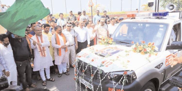 Union Minister Pradhan flags off technologically-advanced PCR vehicles in Sambalpur