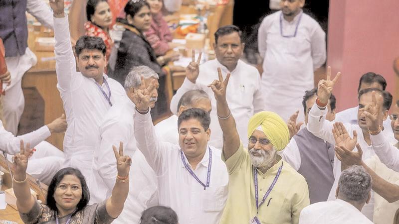 BJP wins mayoral election; Raja Iqbal to be new mayor of Delhi
