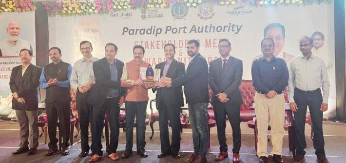 JSW Steel wins exporter award, recognized for excellence in bulk cargo operations