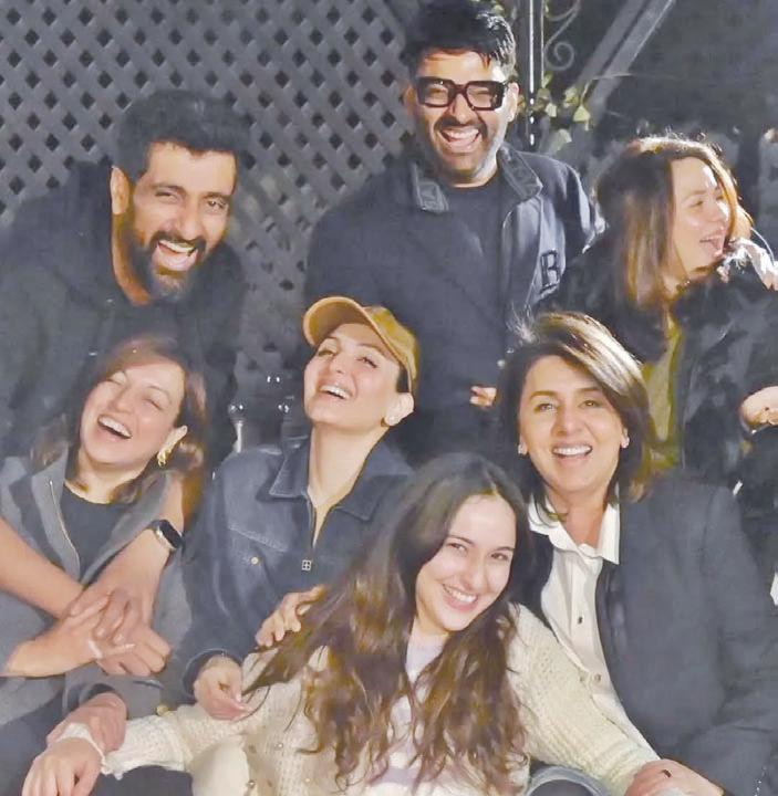 Riddhima Kapoor shares first photo from the sets of her debut project with mom Neetu and Kapil Sharma