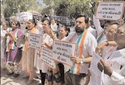 Congress protests against milk price hike across Delhi, demands relief for common people