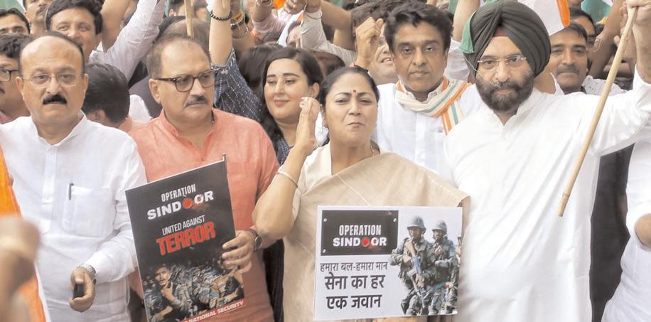 Delhi government's Shaurya Samman Yatra taken out on Kartavya Path