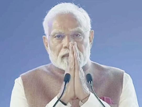 PM Modi asks top global aviation firms to Make and Design in India