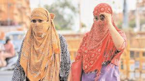 Delhi under 'red alert' as mercury soars beyond 45 deg C; Severe heatwave conditions to persist