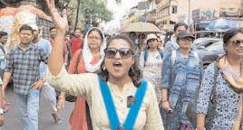 Sacked teachers intensify protests, organises march to Bengal House demanding meeting with Mamata