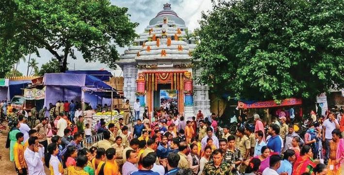 Rath Yatra: Thousands throng Puri's Gundicha Temple for 'Sandhya Darshan'