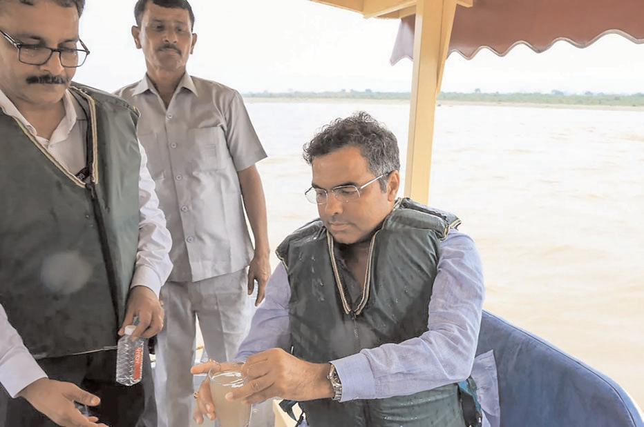 Delhi Minister Parvesh Verma checks Yamuna water quality in Palla area