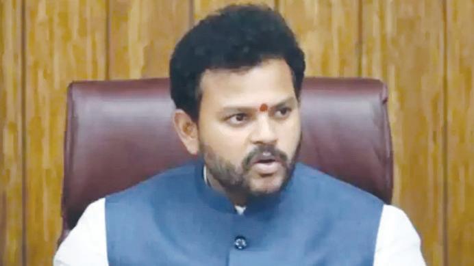 Civil Aviation Minister says seaplane services to restart on 2 routes by Oct