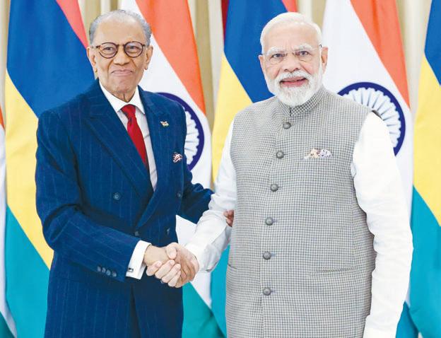PM: India, Mauritius to facilitate bilateral trade in local currencies